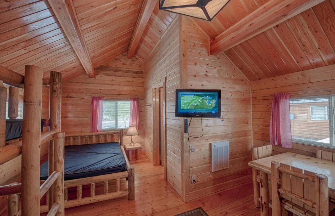 웨스트 엘로스톤 Yellowstone Grizzly Rv Park And Cabins 빌라 외부 사진