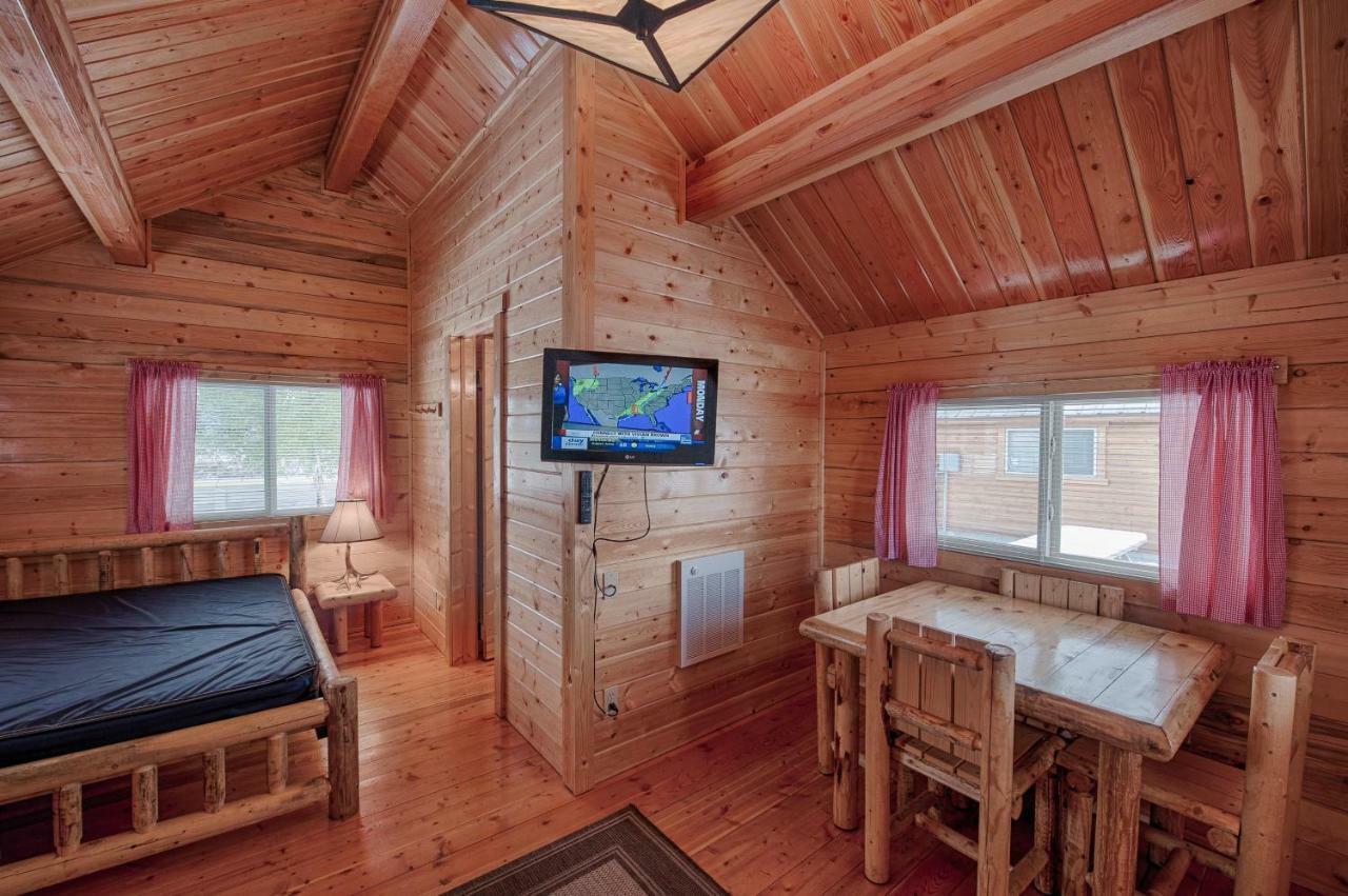 웨스트 엘로스톤 Yellowstone Grizzly Rv Park And Cabins 빌라 외부 사진
