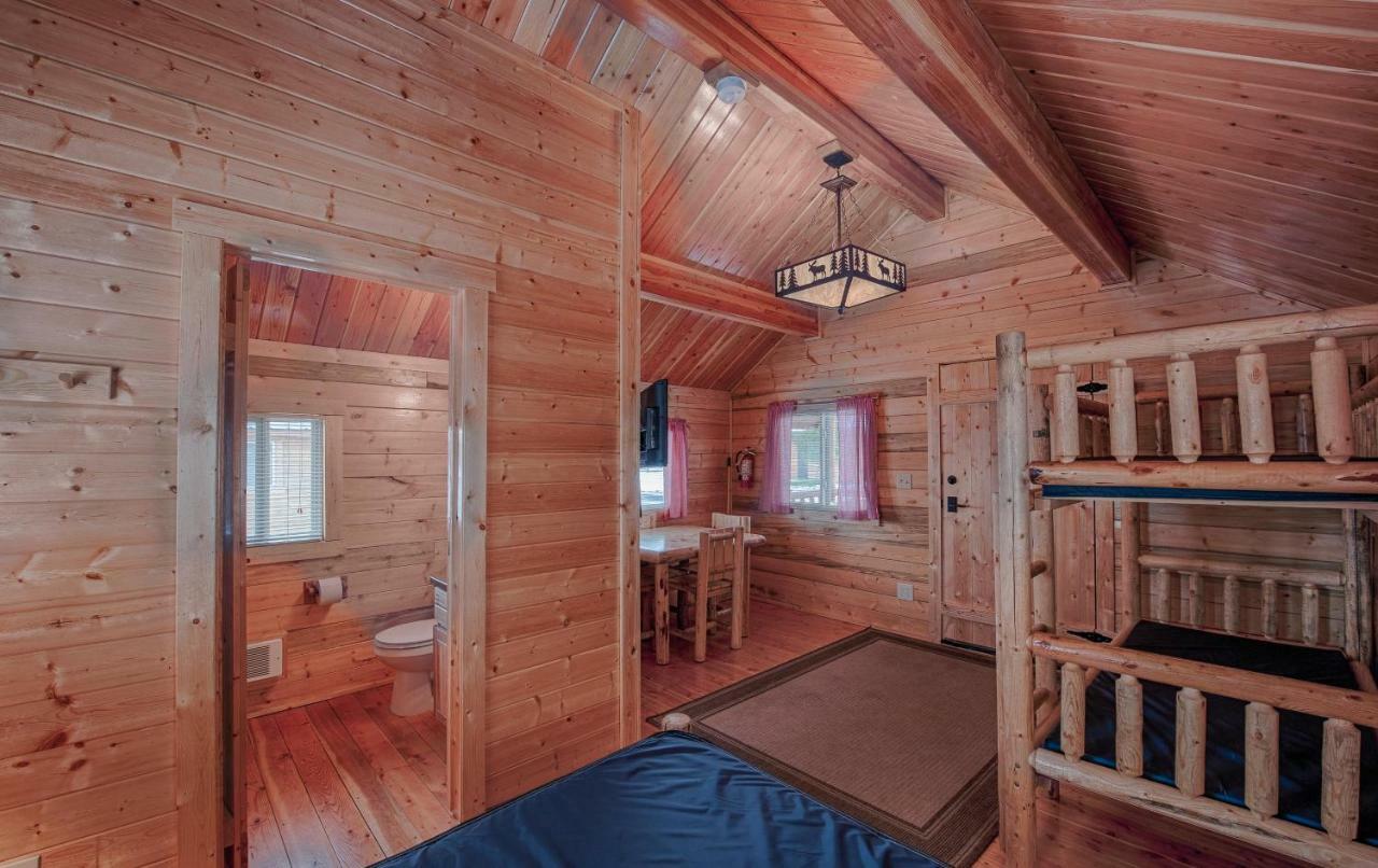 웨스트 엘로스톤 Yellowstone Grizzly Rv Park And Cabins 빌라 외부 사진