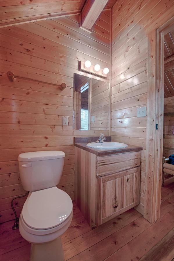 웨스트 엘로스톤 Yellowstone Grizzly Rv Park And Cabins 빌라 객실 사진